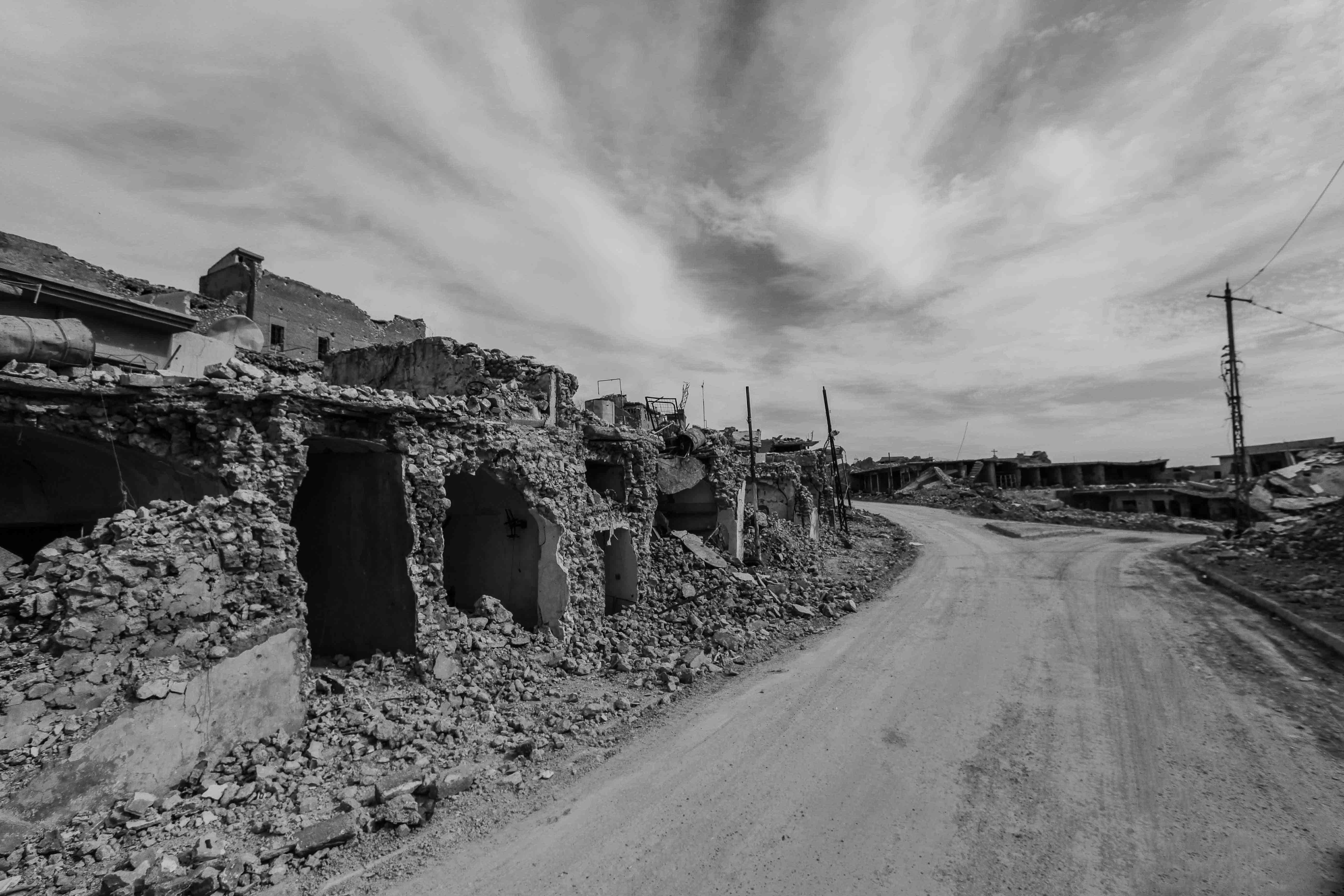 ما زالت المدينة الواقعة في محافظة نينوى مدمرة الى حد كبير (تصوير: شفان هركي)